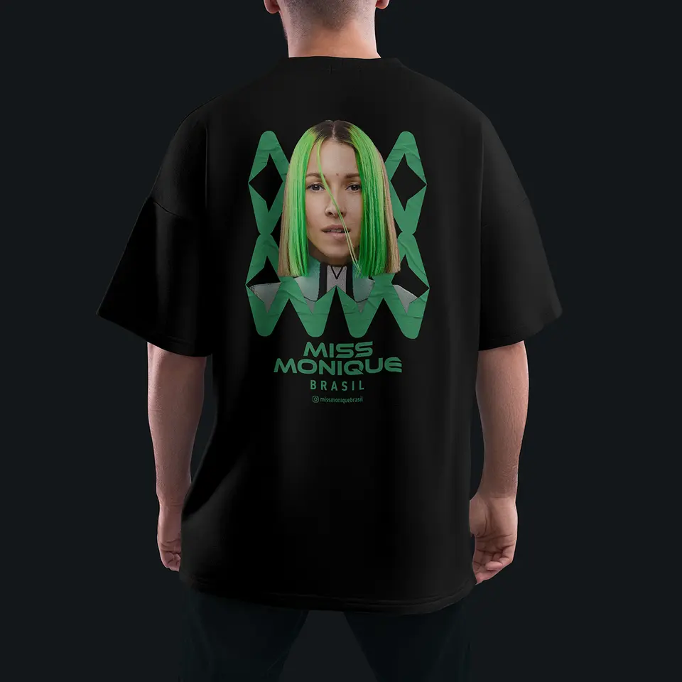 Camiseta MiMo Brasil Oversized preta, de costas